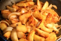 Fry apples, pears and onions until caramalized