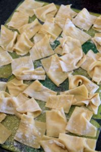 Cut the pasta to pappardelle